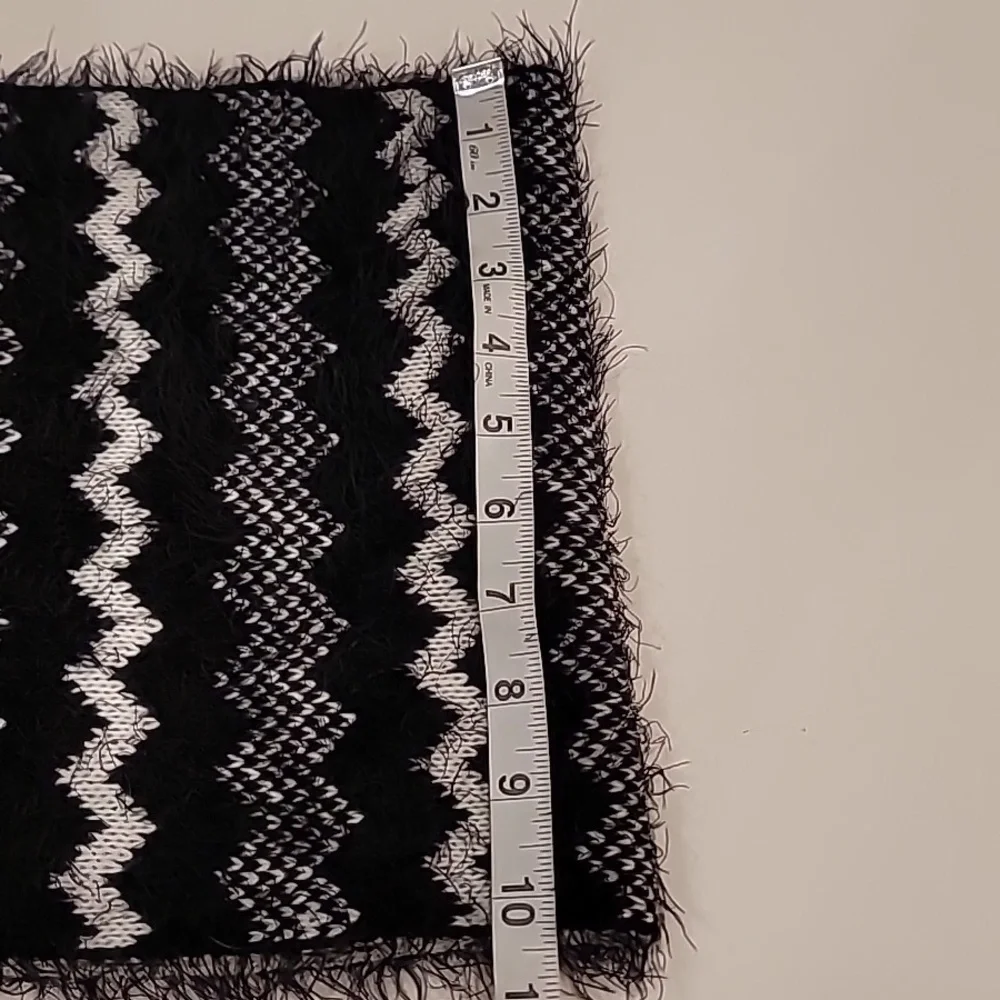 Infinity Fuzzy Knit Reversible Scarf Black White 40